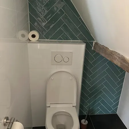 Onder De Lindebomen Apartment *