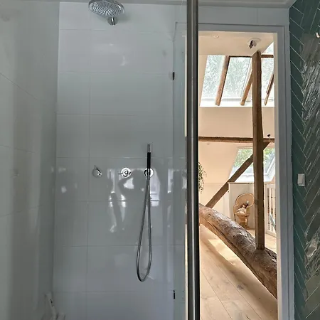 Апартаменты Onder De Lindebomen *