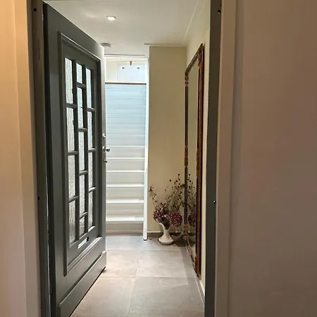 Onder De Lindebomen Apartment