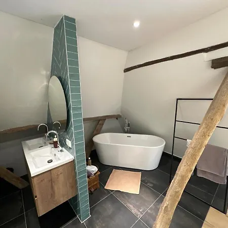 Onder De Lindebomen * Empe