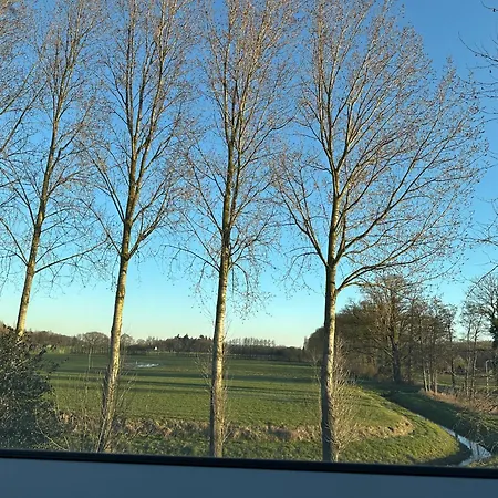 Onder De Lindebomen Appartement Empe