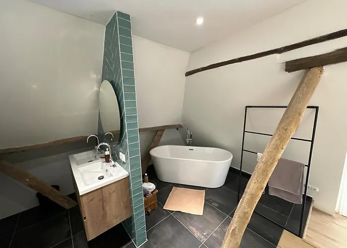 Onder De Lindebomen * Empe