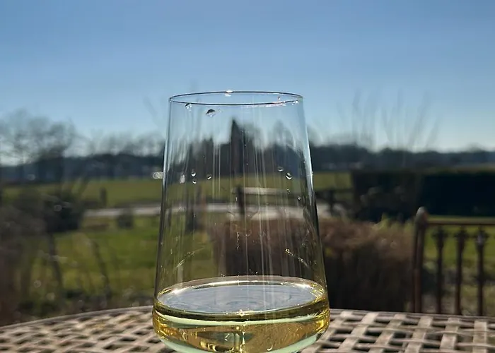 Onder De Lindebomen Appartement Empe