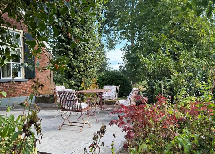 Appartement Onder De Lindebomen