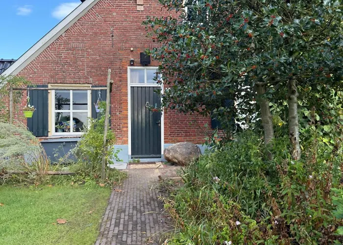 Onder De Lindebomen *