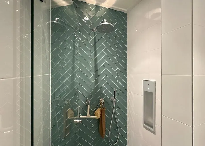 Onder De Lindebomen 아파트 *